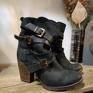 Steve Madden Yale Strappy Buckle Nubuck Leather Boot Distressed Black Block Heel